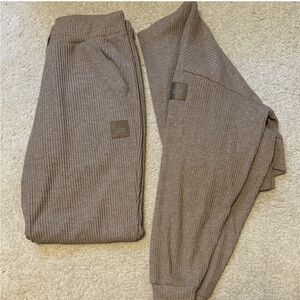 ALO Yoga Ribbed Track Pants & Joggers in Taupe Brown